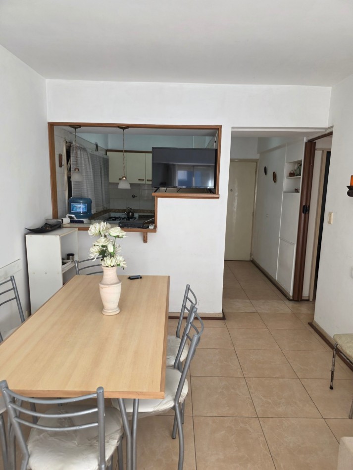 DEPARTAMENTO A LA VENTA 3 AMBIENTES C/ BALCON CORRIDO A LA CALLE ** Urgencia de venta por viaje**